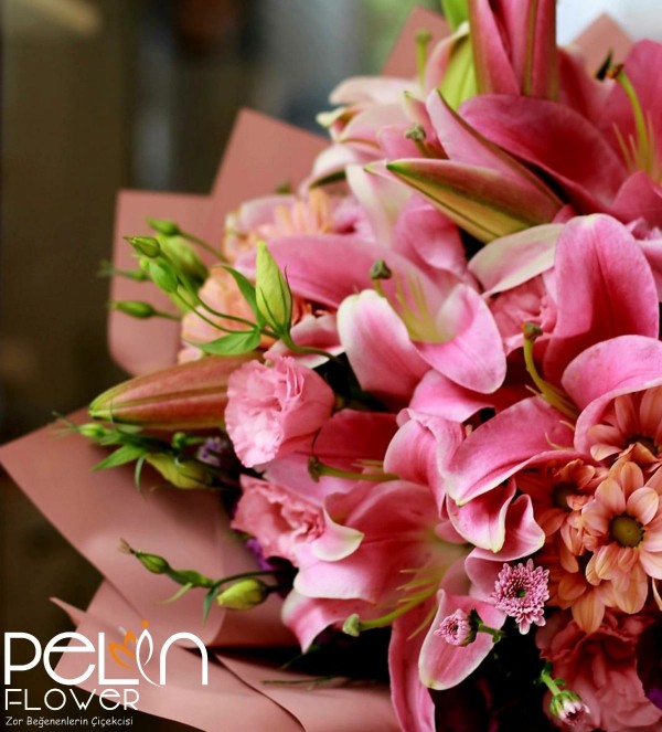 Pembe Lilyum Buketi ( Özel Dizayn Ürün )